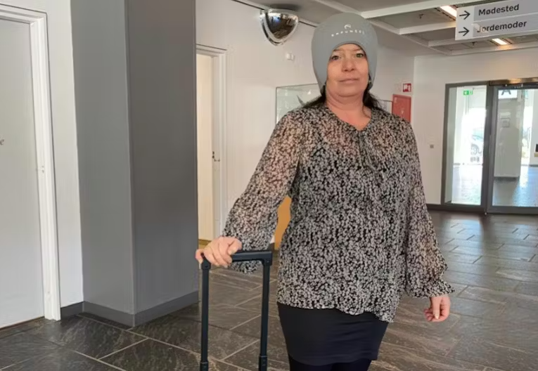 Henriette med kølehætte på Rønne Hospital